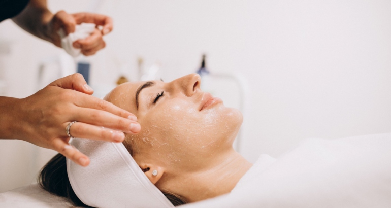 Trajtimi i lëkurës me aparaturë Oxygeneo