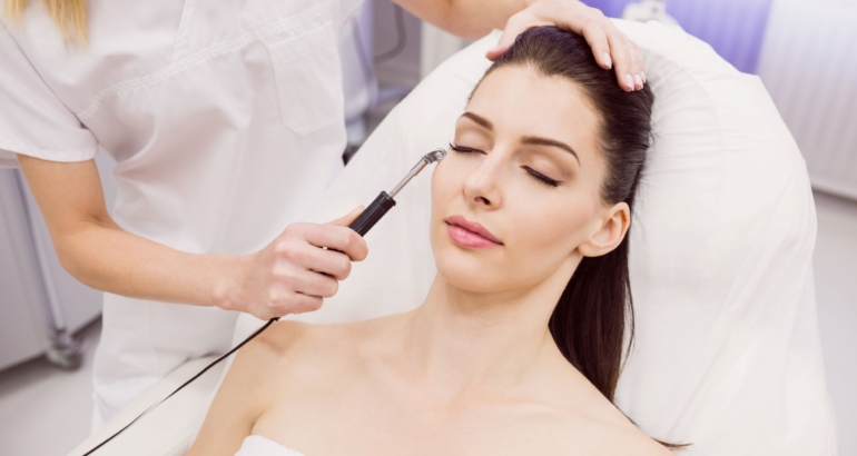 Kur duhet të fillojmë epilimin me lazer në moshat e reja?